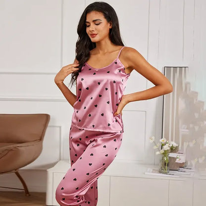 Pyjama Silky Elegance : Vêtements de nuit de luxe